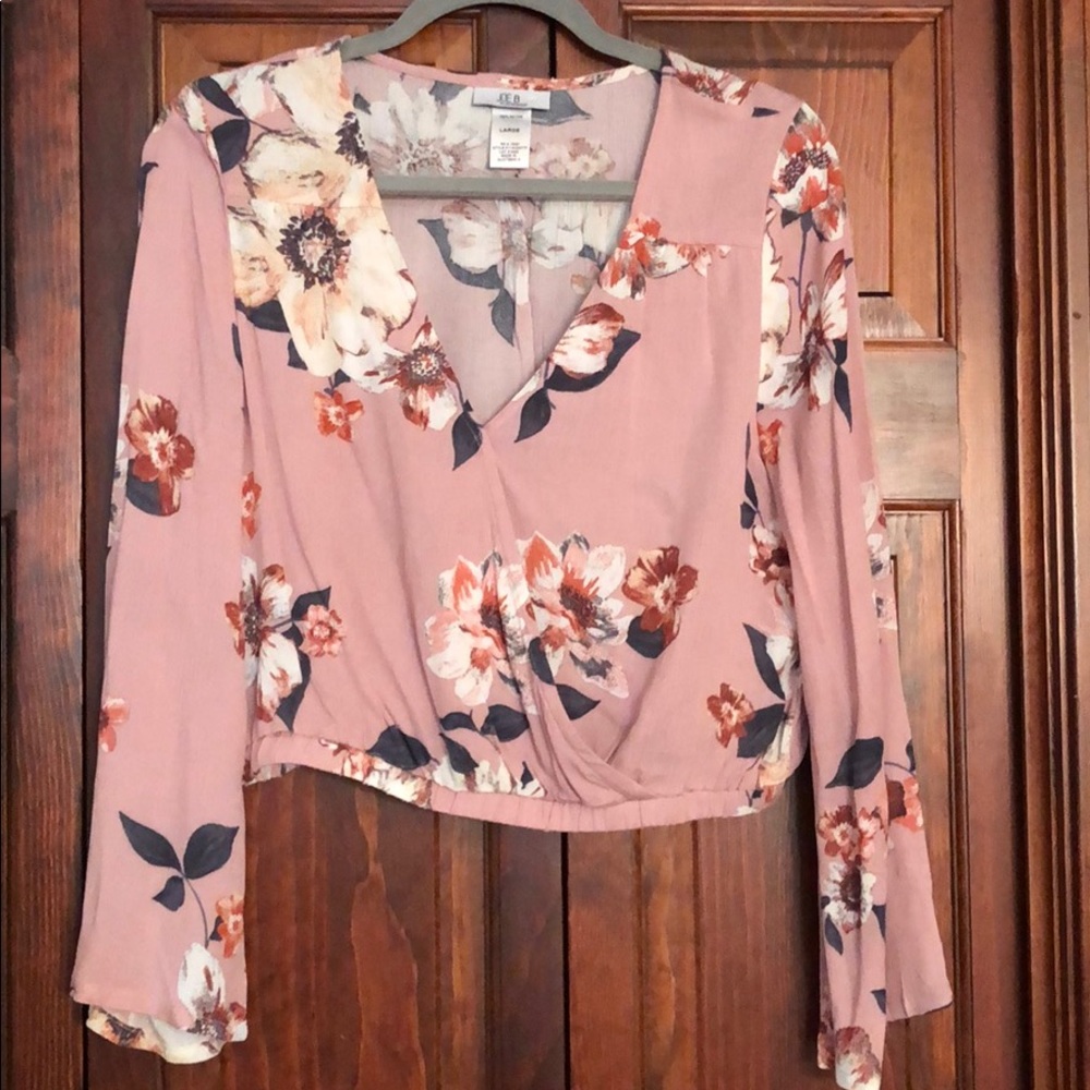 Women’s long sleeve top